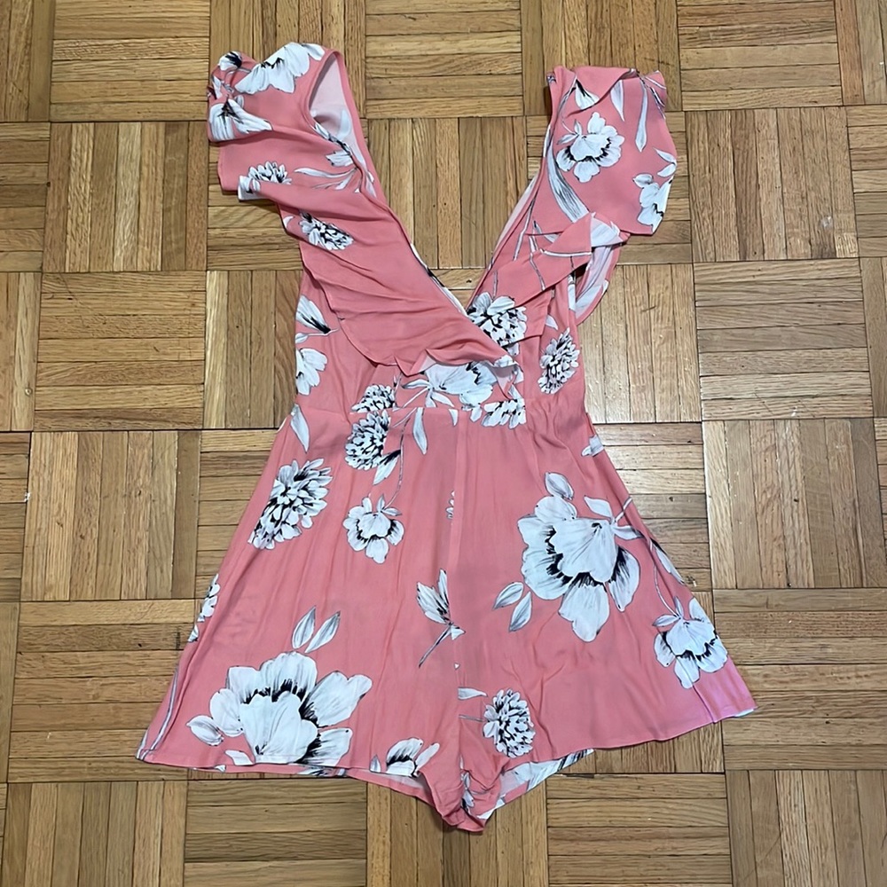 NWOT Yumi Kim pink floral ruffle deep v romper XXS